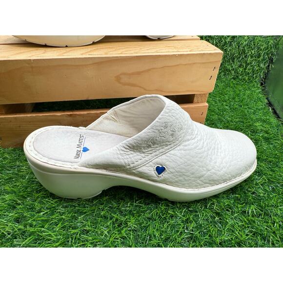 Nurse Mates Thea Clogs- White- Size 8.5W - Picture 2 of 5